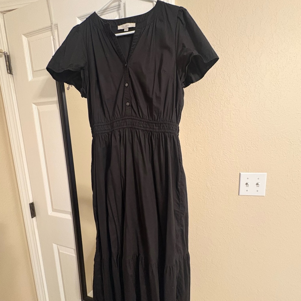 LOFT Black Short Sleeve Midi Dress